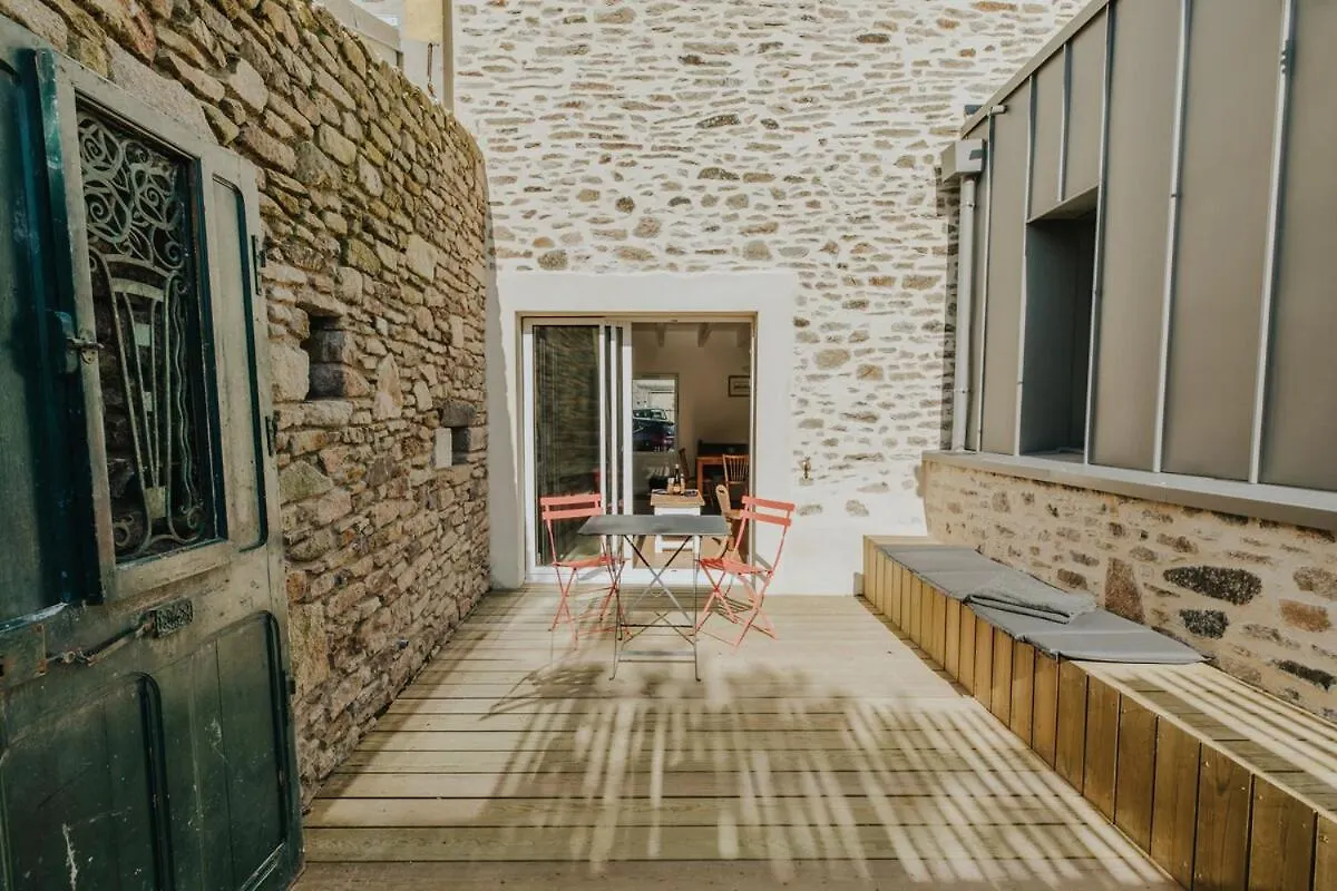 Maison Lumineuse Moderne Entierement Renovee Saint-Renan